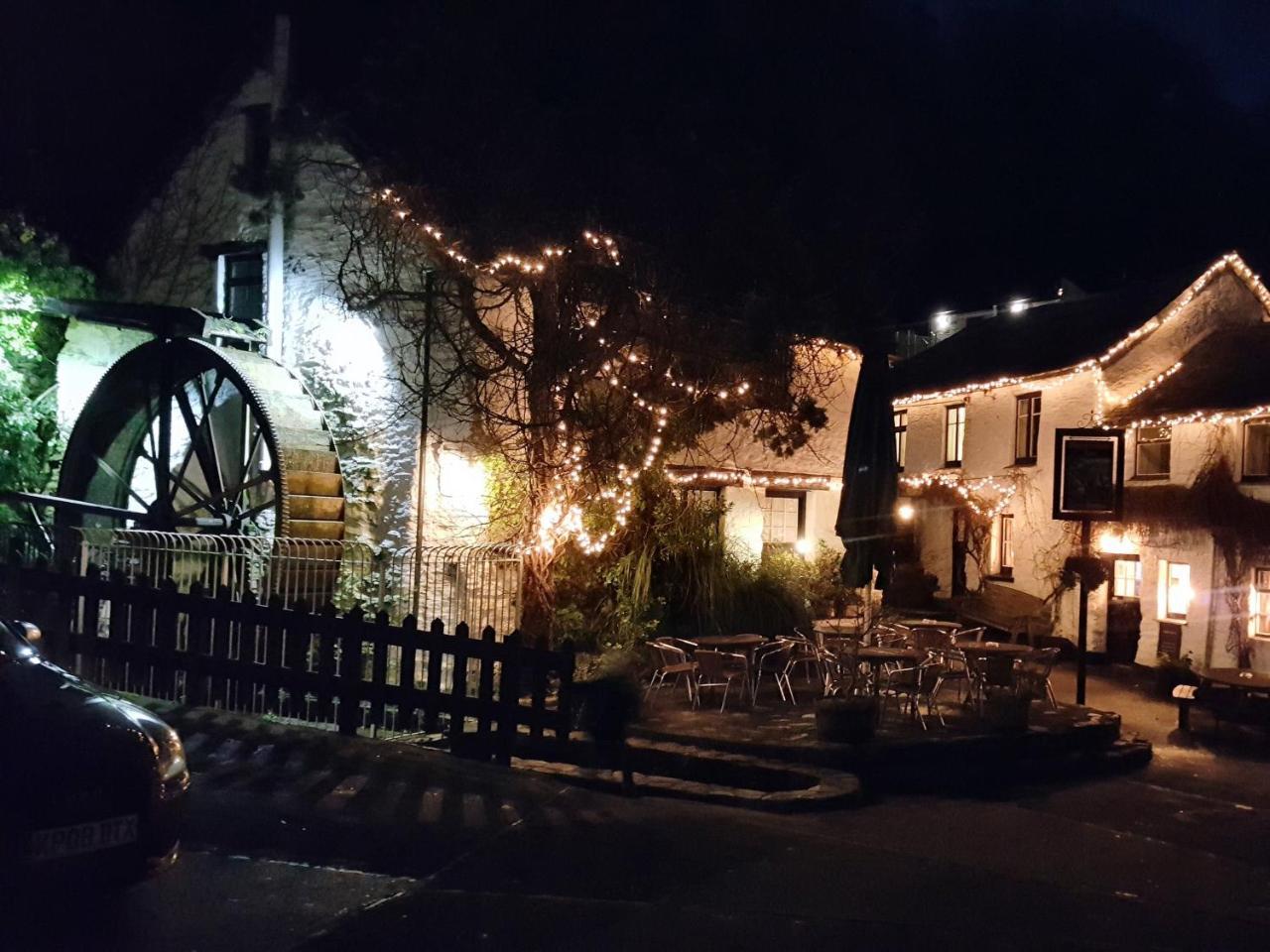 פולפרו The Crumplehorn Inn & Mill מראה חיצוני תמונה